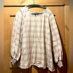 Light Pink and white size 3x shirt